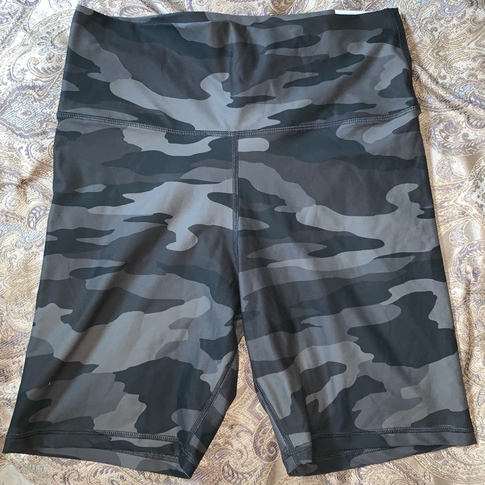 Aerie camo biker shorts